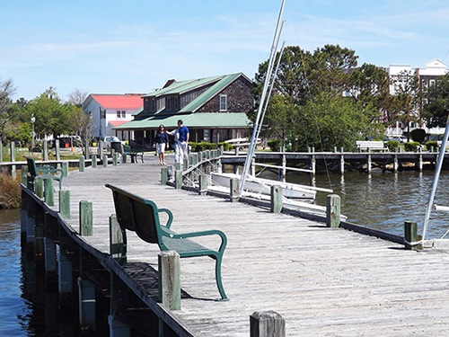 Downtown Manteo provides the perfect quaint and romantic backdrop to enjoy your OBX Valentine's Day. 