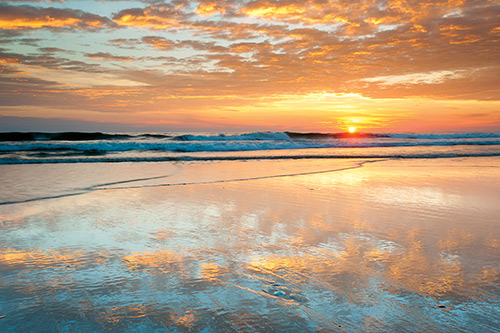 A stunning sunrise on the Outer Banks makes the perfect Valentine's date idea. 