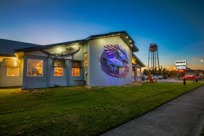 Mako's restaurant in Kill Devil Hills, NC is serving 2020 Thanksgiving Dinner on the Outer Banks.