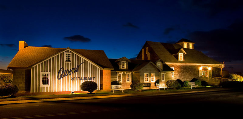 Owens' is a locally owned restaurant with over 75 years of experience and serving tasty Thanksgiving dinner to go or dine in.